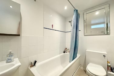 2 bed house, White Furrows, Netherfield, Nottingham, NG123LE - Image 10